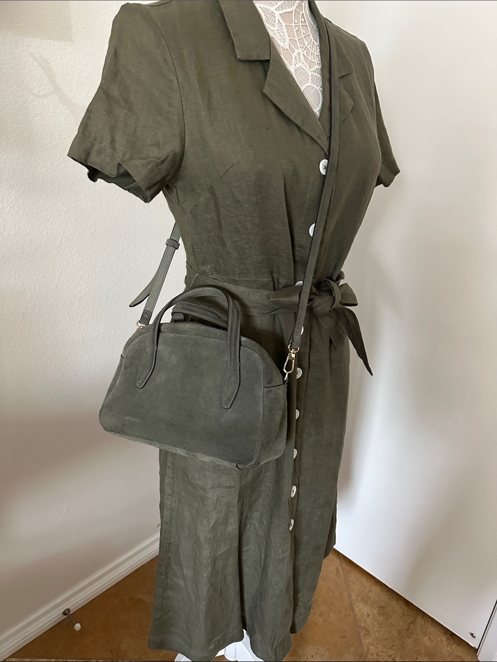 MADEWELL Medium Crossbody Bag in Suede